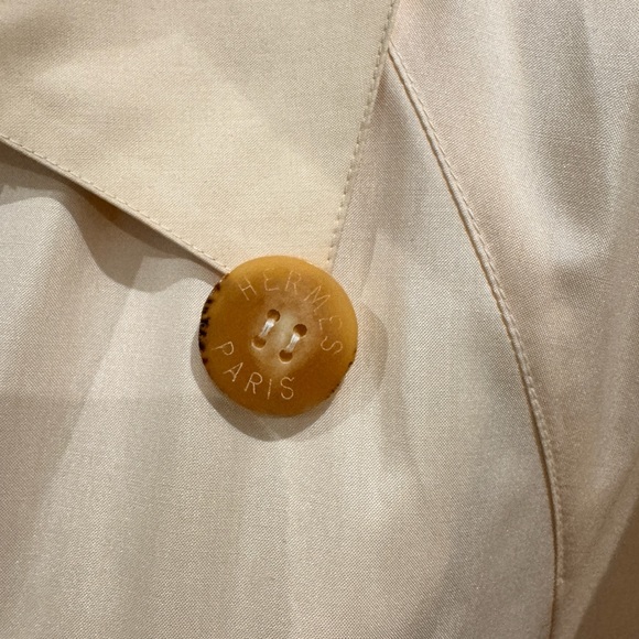 AUTHENTIC VINTAGE HERMES CREAM SILK COAT WRAP RAIN-COAT - Picture 3 of 9